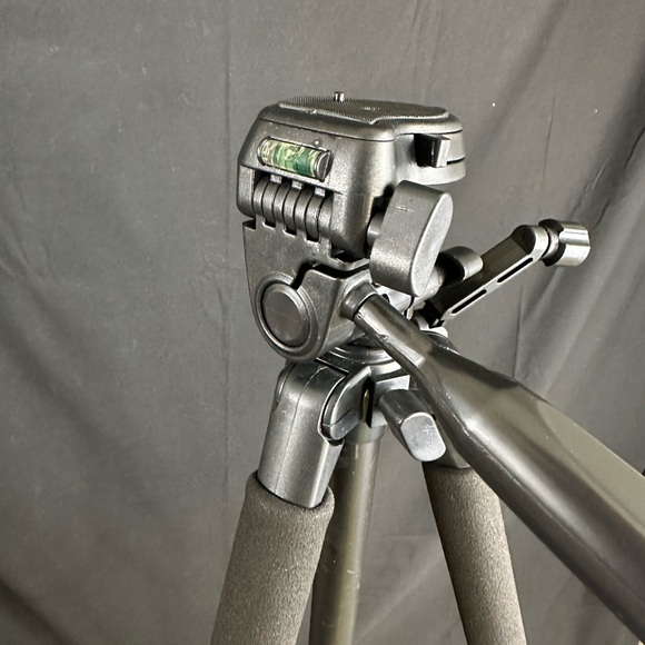 XTech Tripod - Picture 3 of 9